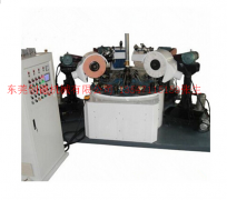 四頭(tou)圓盤平弧(hú)面自動抛(pao)光機